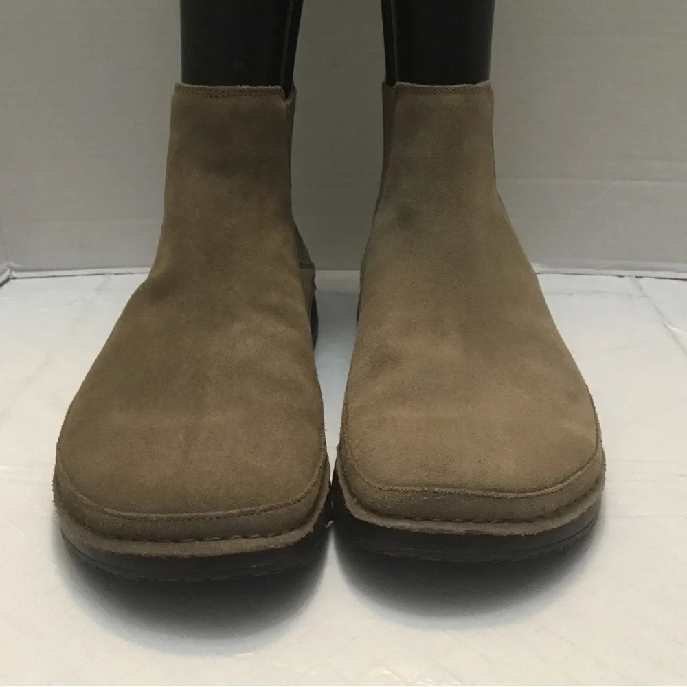Chaco Men's Suede Chukka Boots in Tan